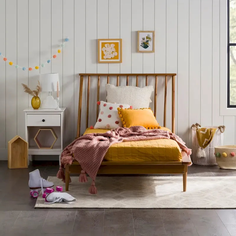 Cama de plataforma con husillos de madera maciza