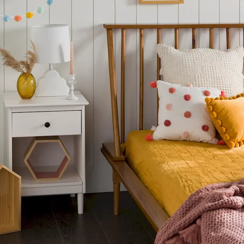 Cama de plataforma con husillos de madera maciza