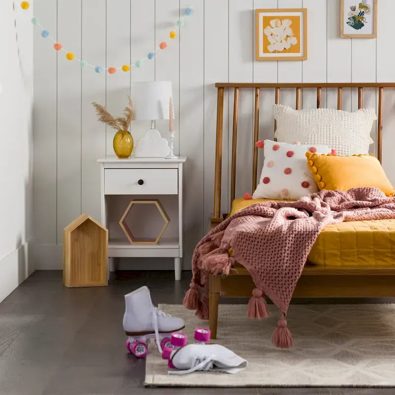 Cama de plataforma con husillos de madera maciza