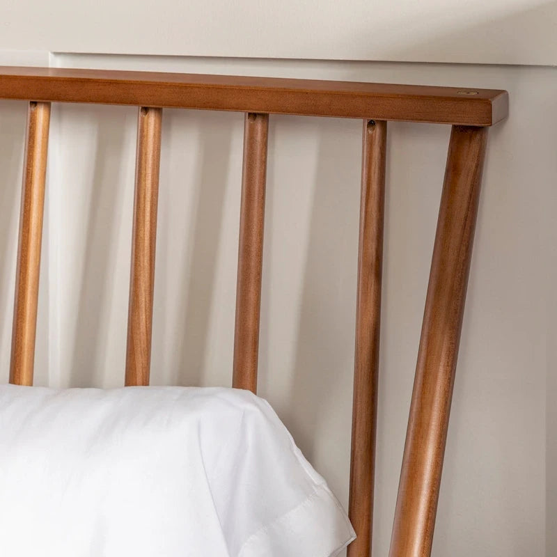 Cama de plataforma con husillos de madera maciza