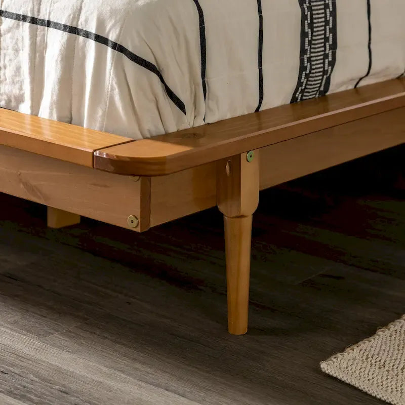 Cama de plataforma con husillos de madera maciza