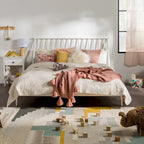 Cama de plataforma con husillos de madera maciza