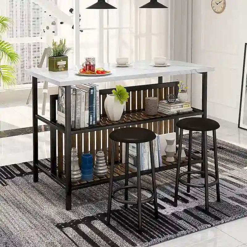 Isla de cocina con 2 taburetes y estantes abiertos