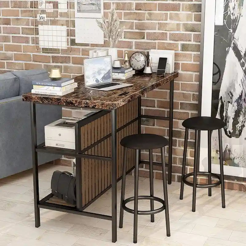 Isla de cocina con 2 taburetes y estantes abiertos