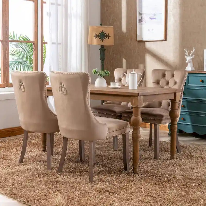 Juego de 2 sillas de comedor tapizadas con ribete de tachuelas y patas de madera maciza