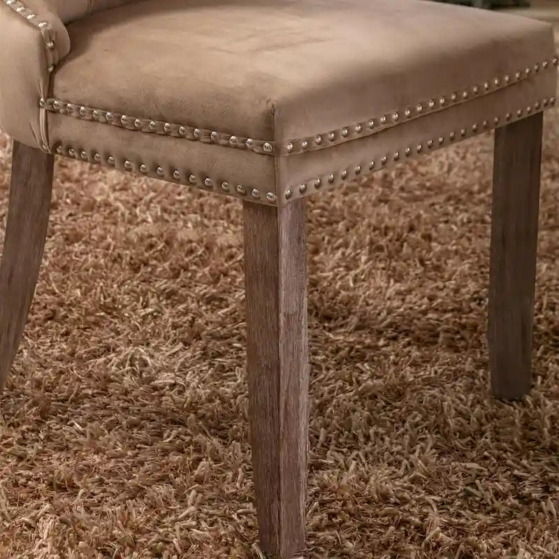 Juego de 2 sillas de comedor tapizadas con ribete de tachuelas y patas de madera maciza